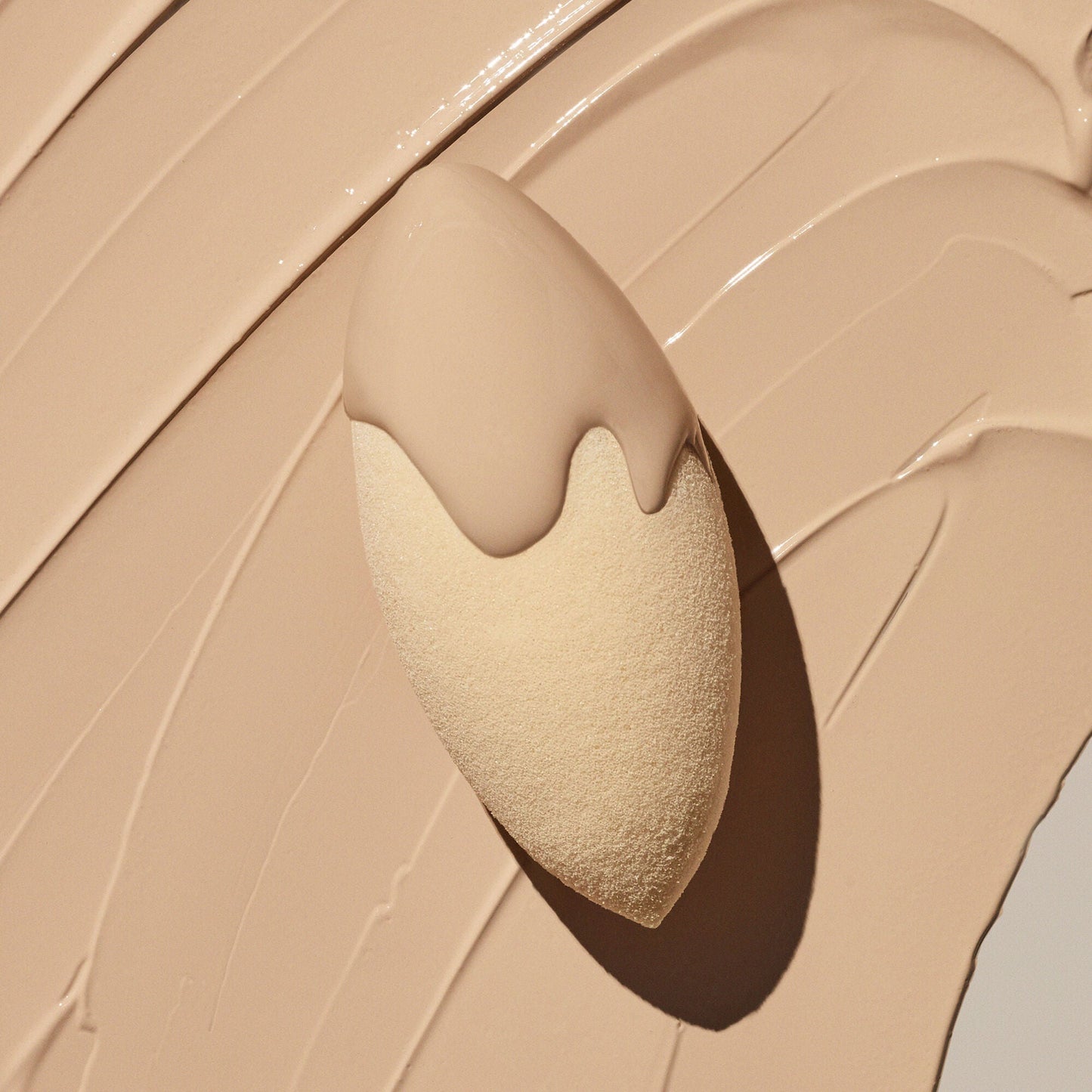 camo-concealer-sponge-d8 07312020_CamoSponge_009_IGF.jpg