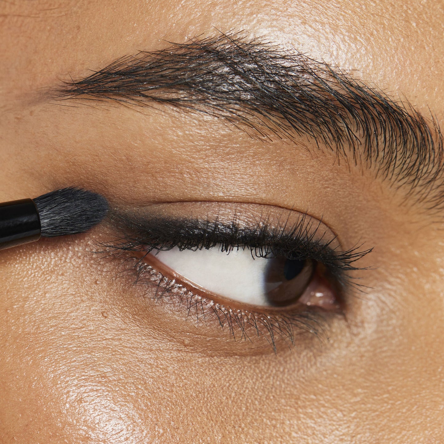 smudge-n-smoke-eyeliner-brush-s9 100824_elf_Shikin_Kohl_App_017_RGB_IGF.jpg