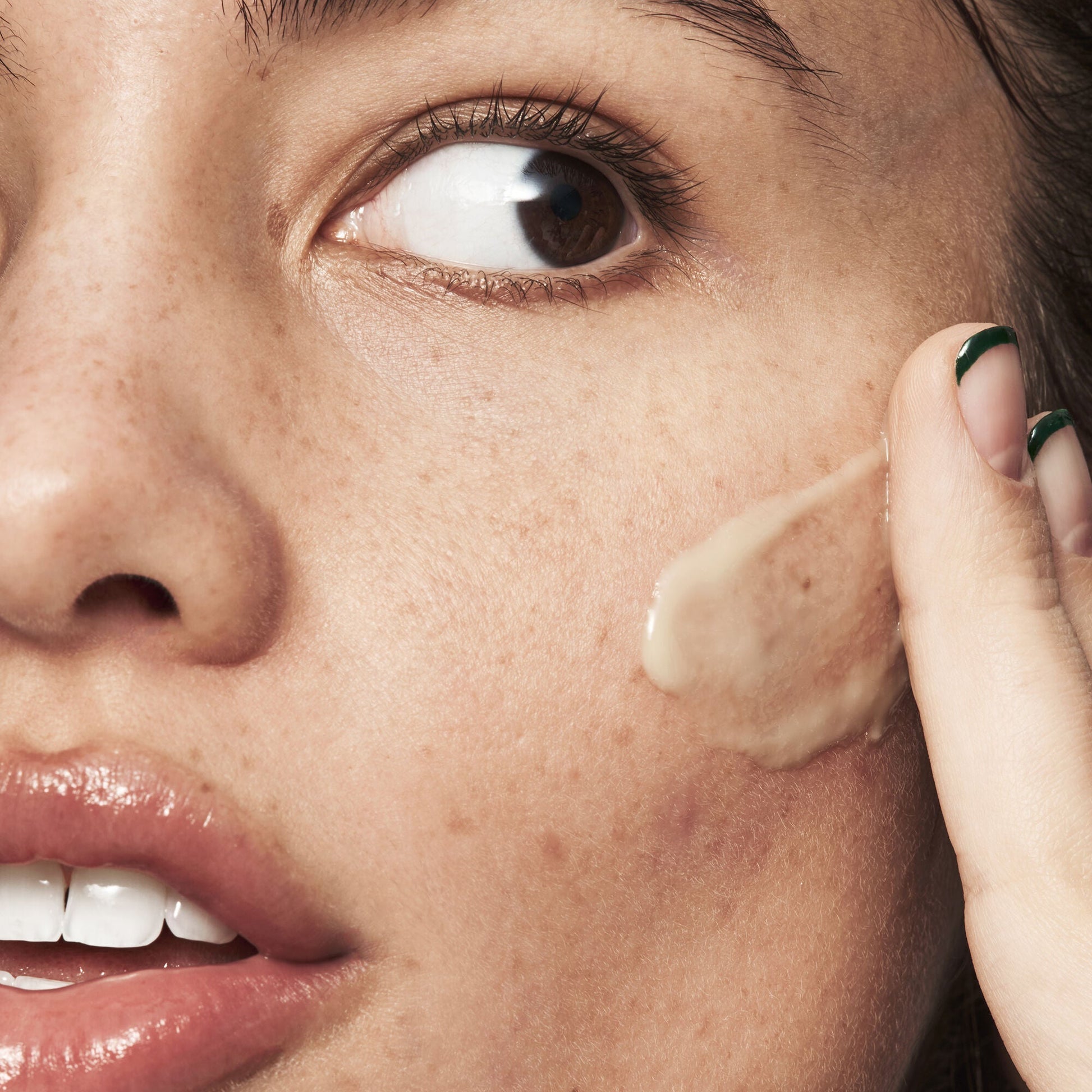 blemish-breakthrough-acne-calming-water-cream-y1 021522_Isabella_Acne_After_0462_FINAL_IGF_9e5f70b6-f47c-4bf3-9a7f-a9f223867f61.jpg