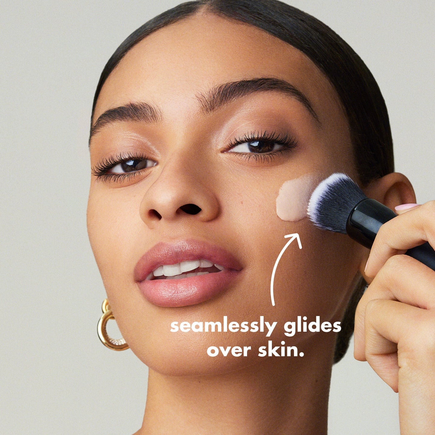 liquid-poreless-putty-primer-o4 0326_EDU_LiquidPorelessPuttyPrimer_Model.jpg