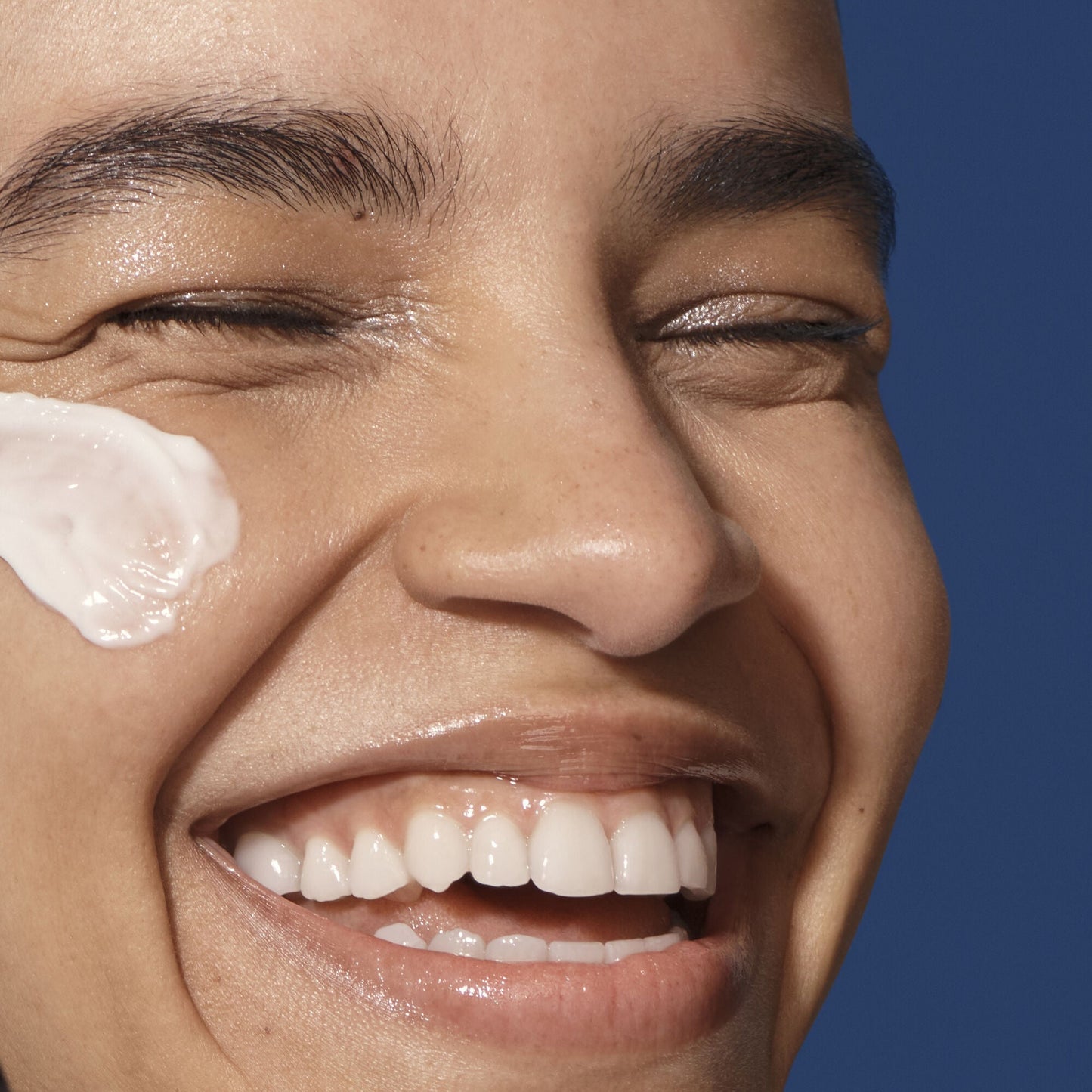 holy-hydration-barrier-goals-cream-c2 042325_SKIN_Austria_HHBC_Strength-Hero_095_v3_RGB_IGF_2d42c5ec-d798-4ca6-b58a-d9291443e5ac.jpg