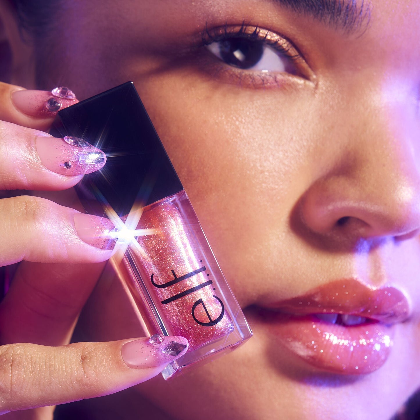 glow-reviver-plumping-lip-oil-m5 072225_Breanna_LipPlump_0391_2000x2000_0613e084-a418-44f9-b40d-c461b7a4b6db.jpg