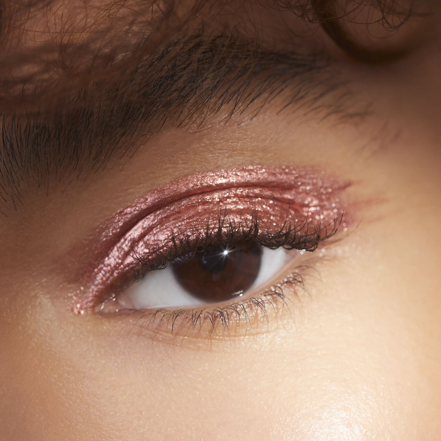 liquid-metallic-eyeshadow-d3 08112020_Alyssa_LiquidMetallic2-0088_IGF_8173dfb0-e7a2-4d33-b548-15571a3372c6.jpg