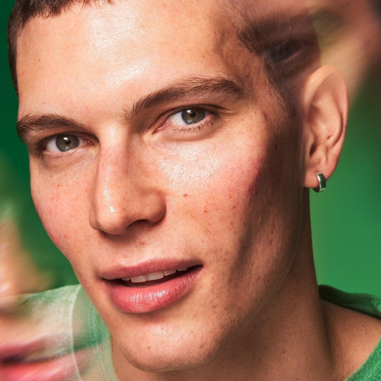plz-clarify-facial-oil-w3 100924_SKIN_Jean_PlzC_EndLook_0036_v1_RGB_IGF.jpg