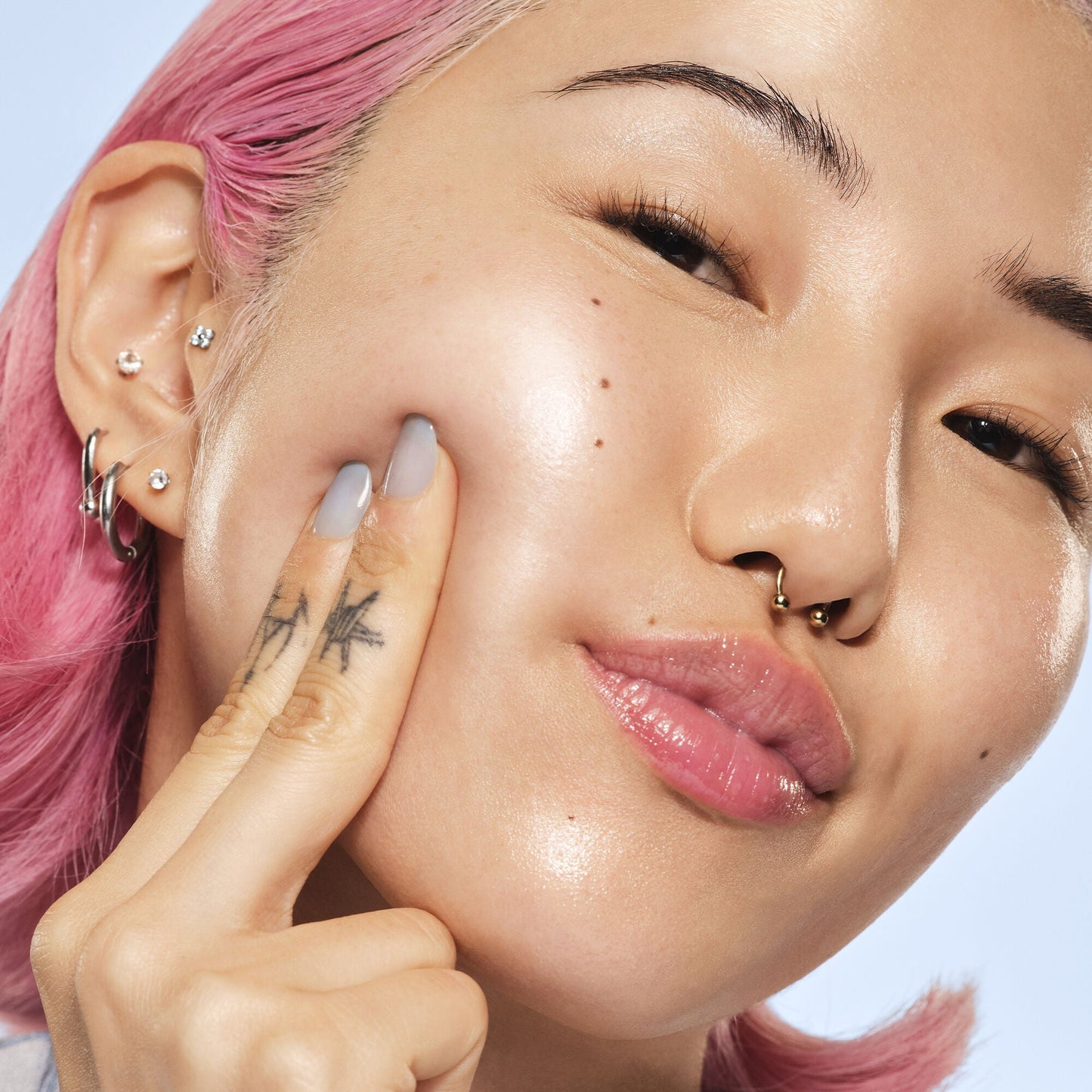glass-slick-serum-stick-l3 102225_SKIN_Michelle_Editorial_015_w4QC_RGB_IGF_42f2efa3-c76d-440b-9883-58026346f35b.jpg