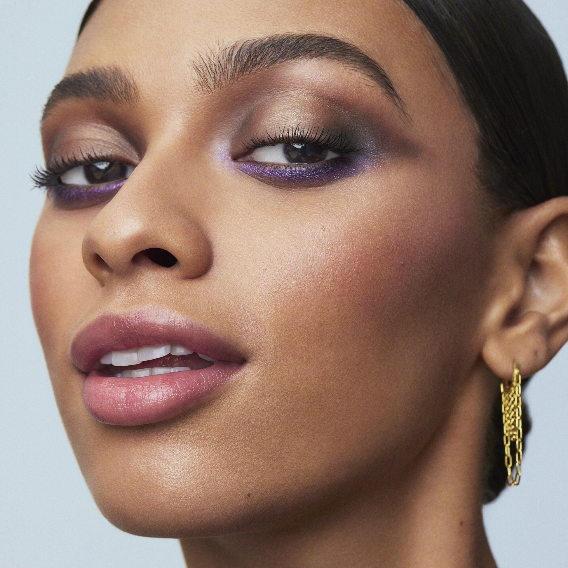 perfect-10-eyeshadow-palette-n8 110722_Adriana_10pcEyeshadow_2060_IGF.jpg