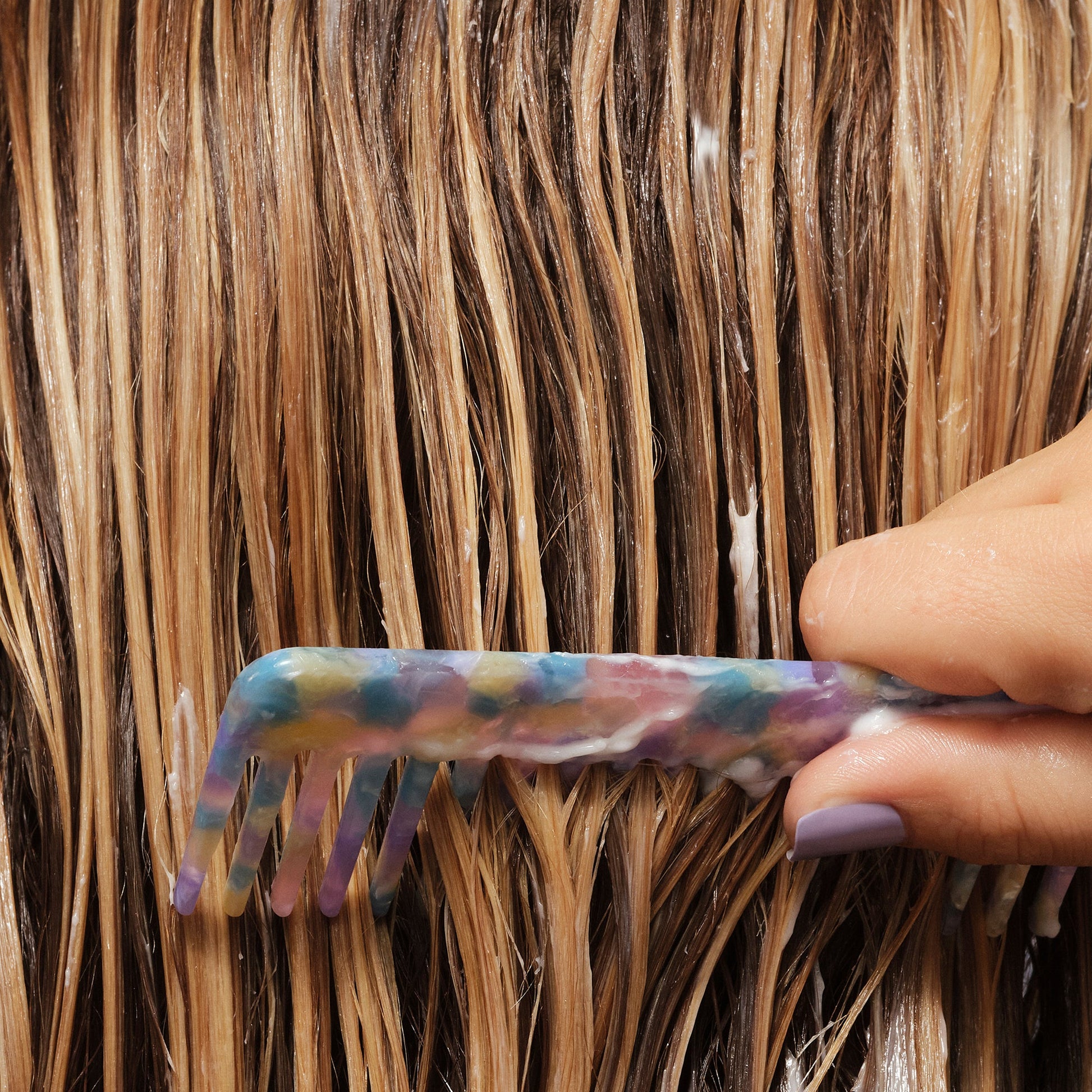 never-thirsty-moisturizing-conditioner-q3 111925_Anna_ThirstyConditioner-Product_1326_w3QC_IGF_1x1_6dab4b19-34a0-47bd-ae64-b0978b2f5084.jpg