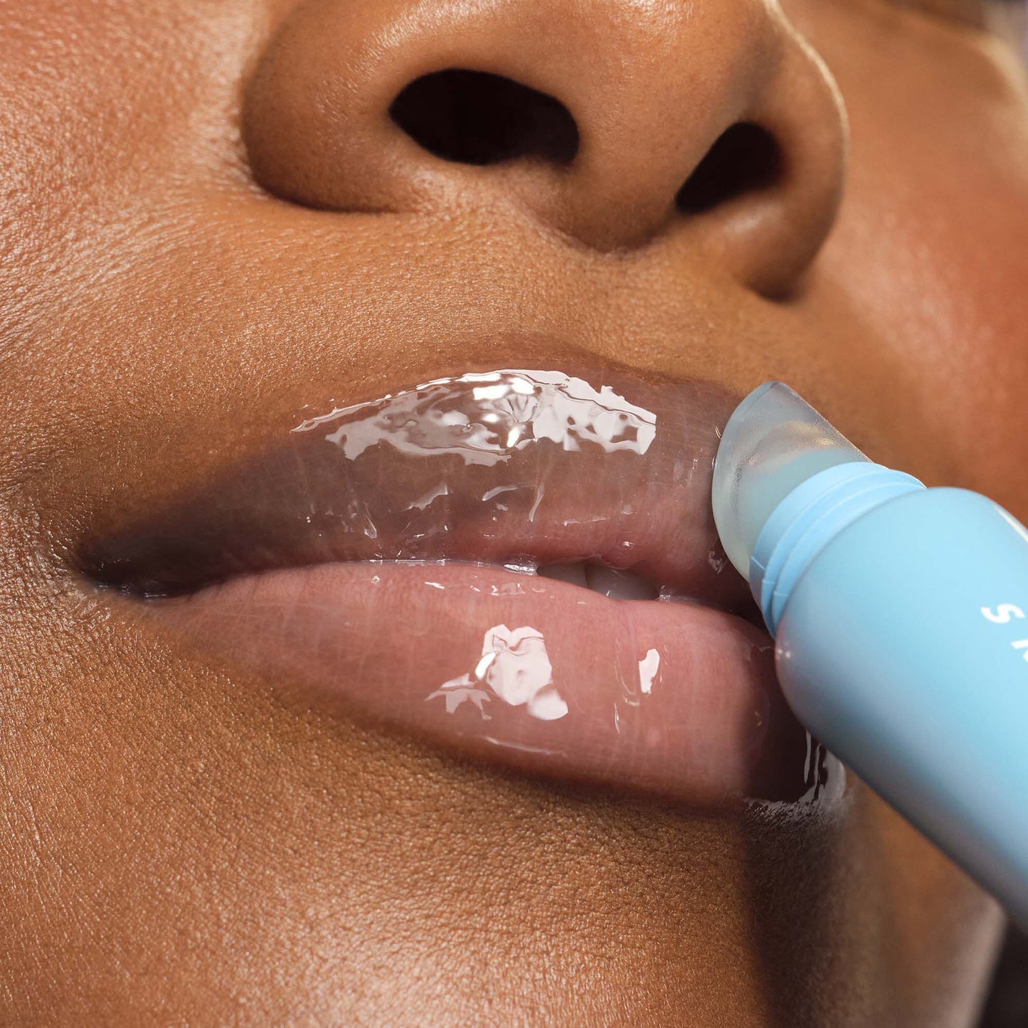 thirst-burst-lip-treatment-v8 57069_SKIN_Enga_Hibiscus_Macro_033_w3QC_RGB_2000x2000_fd68b6a3-ae05-431e-bbc0-31407d9fed44.jpg