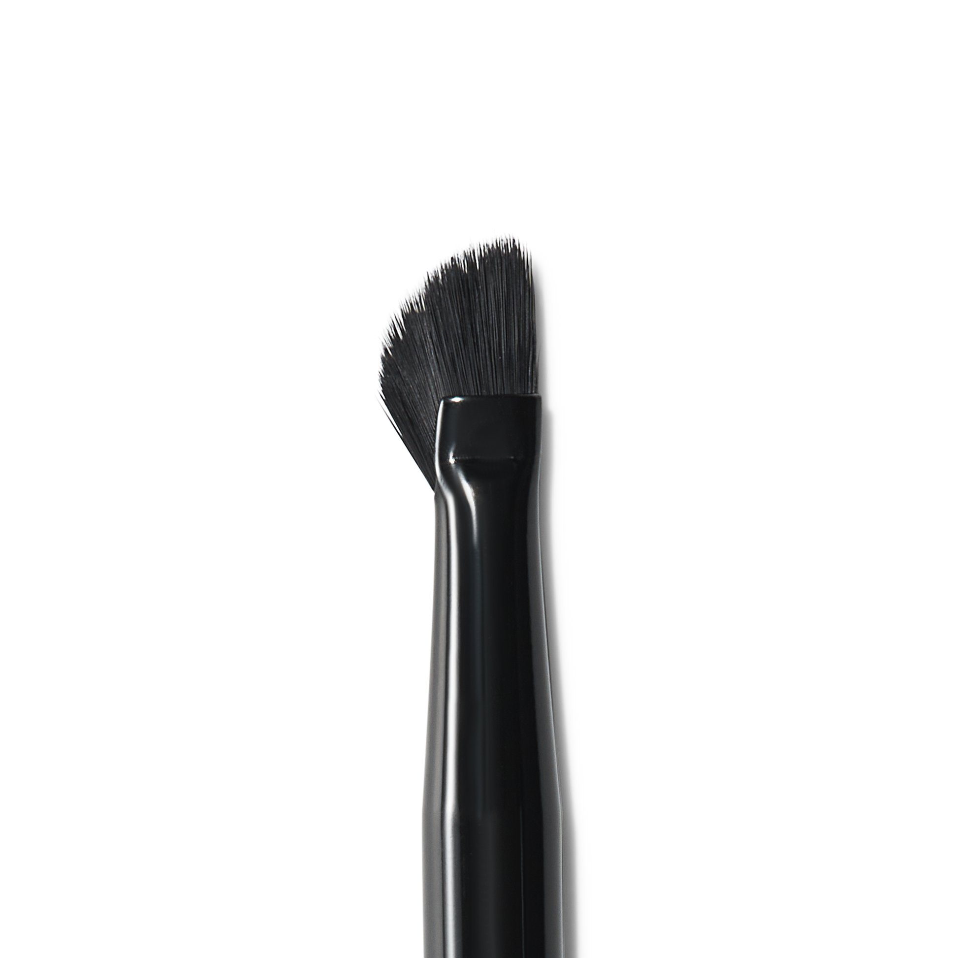 wing-it-liner-brush-d9 84091_MACRO_R.png