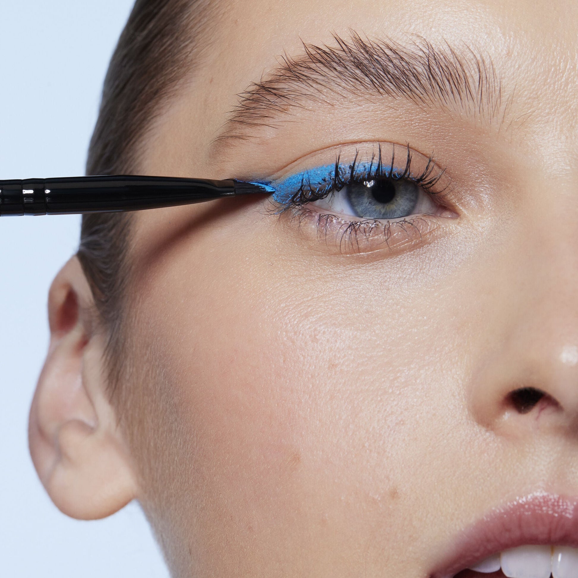 wing-it-liner-brush-d9 84091_Winged_Eyeliner_Brushy.jpg