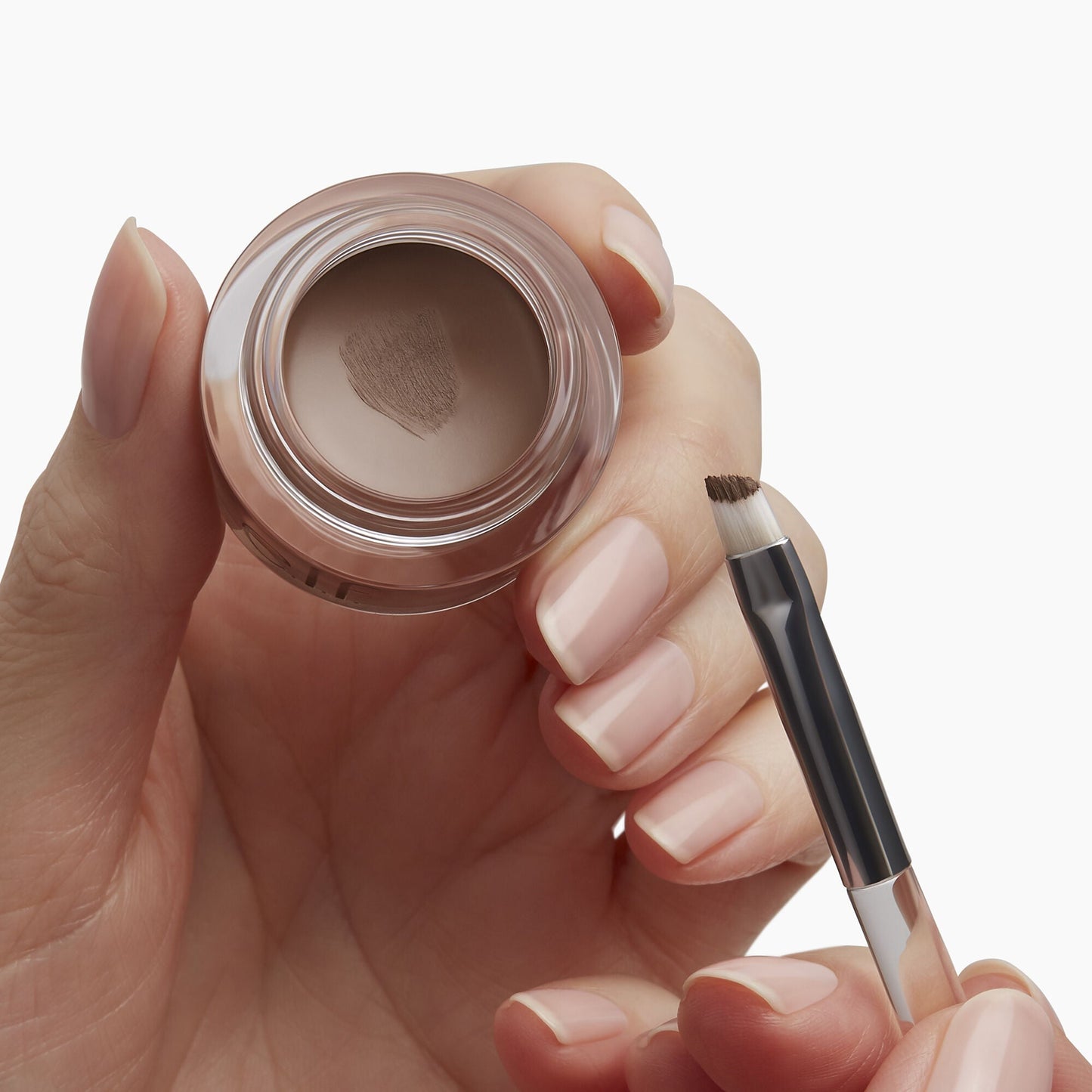 precision-dual-sided-eyebrow-brush-k7 85315_PrecisionDualSidedEyebrowBrush_Model.jpg