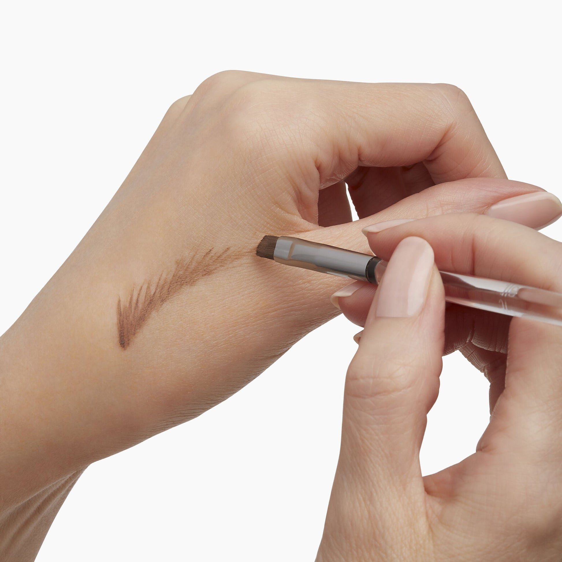 precision-dual-sided-eyebrow-brush-k7 85315_PrecisionDualSidedEyebrowBrush_Model_V2.jpg